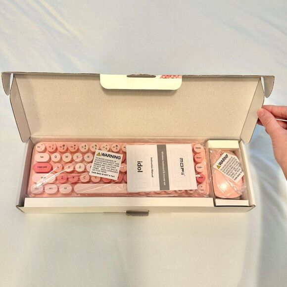 Pink Wireless Typewriter Keyboard and Mouse Set - Picture 5 of 6